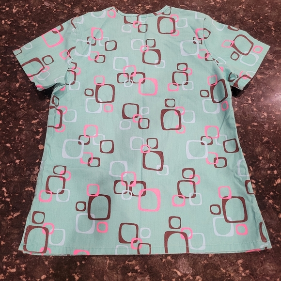 Nursing Scrubs Top Bundle ~ Small - Picture 6 of 11